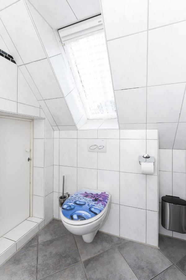 Ferienwohnung Im Haus Weinstock Esens Exterior foto